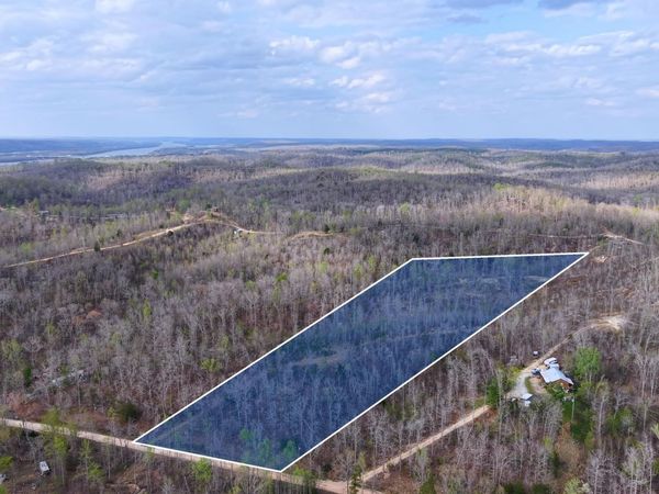 14579 Crooked Creek Road, Lobelville, TN 37097