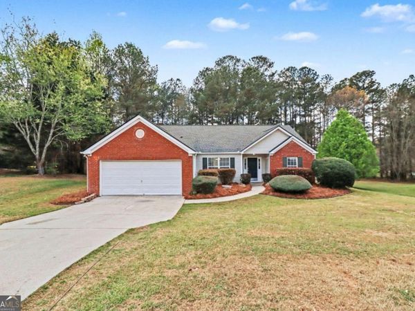 415 Crested View Drive, Loganville, GA 30052