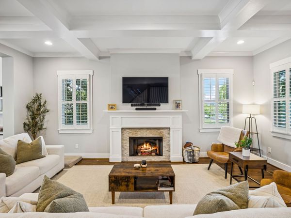 906 Acklen Ave , Nashville, TN 37203