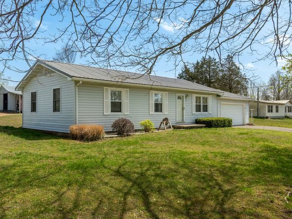 306 N White Street N, Creal Springs, IL 62922