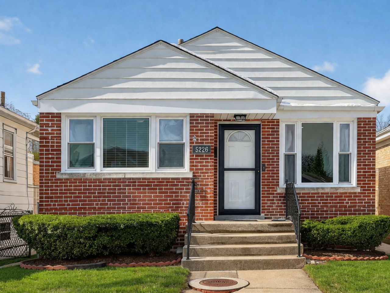 5226 N Moody Avenue, Chicago, IL 60630 Main Photo