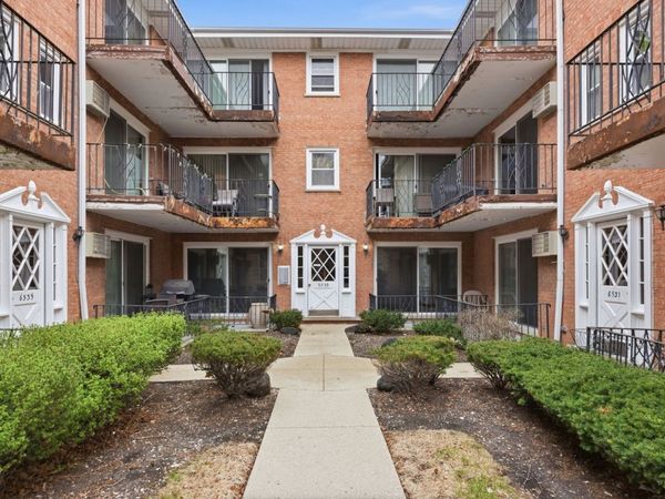 6533 N Northwest Highway , Unit 1C, Chicago, IL 60631