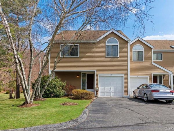 88 Farm Lake Crescent Road , Chappaqua, NY 10514