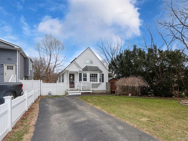 129 Norwalk Avenue, Unit A, Medford, NY 11763