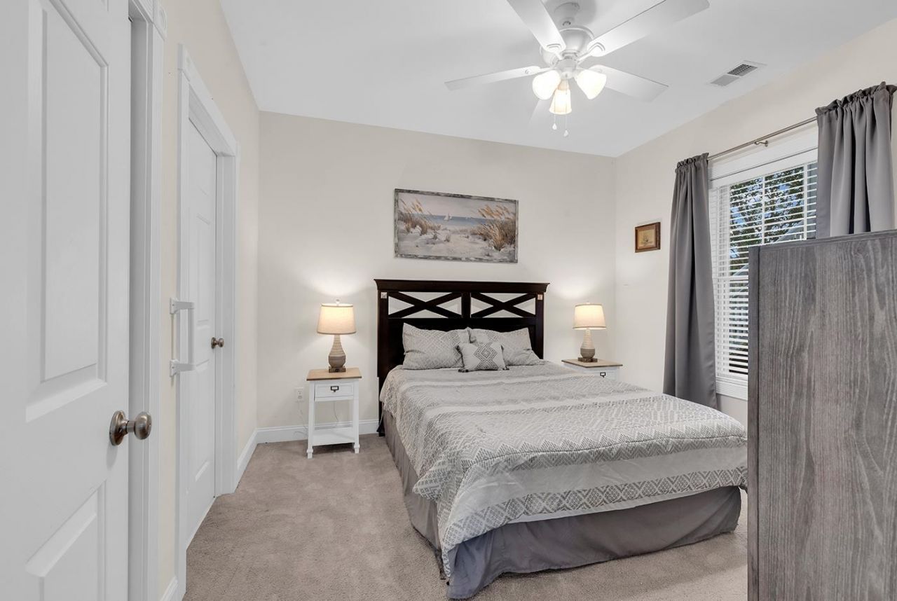 4895 Luster Leaf Circle  Photo 19