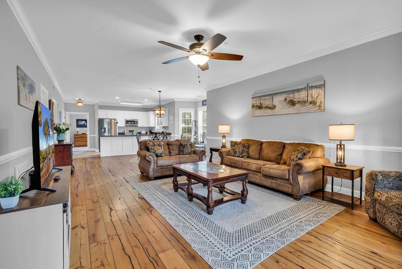 4895 Luster Leaf Circle  Photo 21