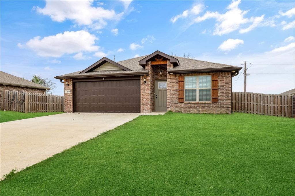 1513 Emma Street, Gentry, AR 72734 Main Photo