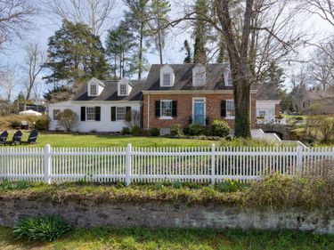 630 Ross Rd , Lexington, VA 24450