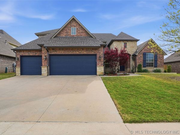 4601 N Maple Avenue , Broken Arrow, OK 74012