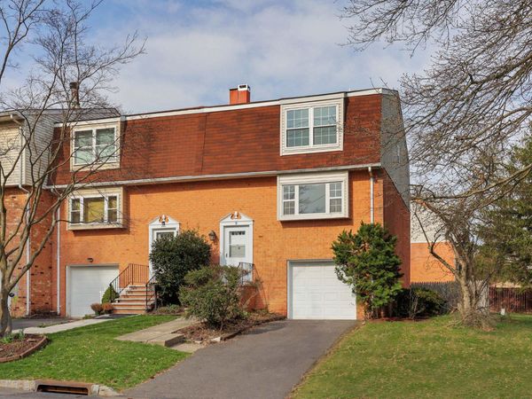 2 FEATHERBED COURT, TRENTON, NJ 08648