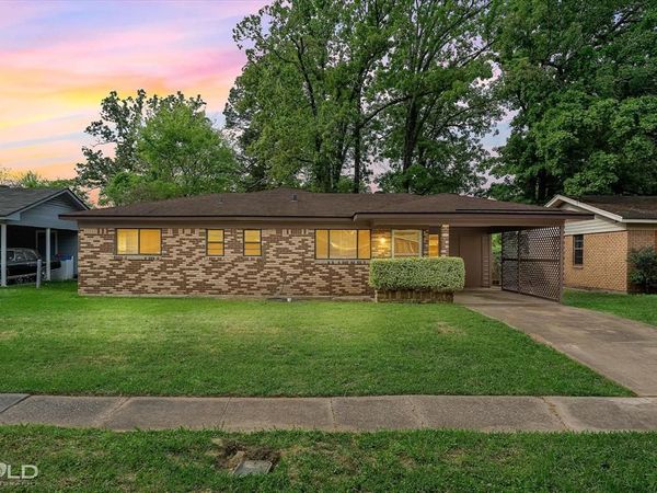 622 Meadowdale Place, Shreveport, LA 71108