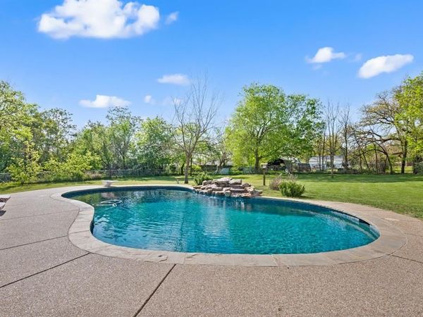 410 E Josephine Street, Weatherford, TX 76086