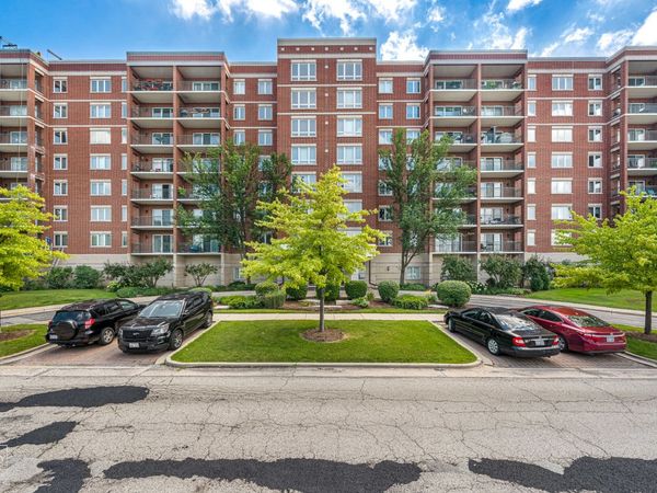 5555 N Cumberland Avenue , Unit 711, Chicago, IL 60656