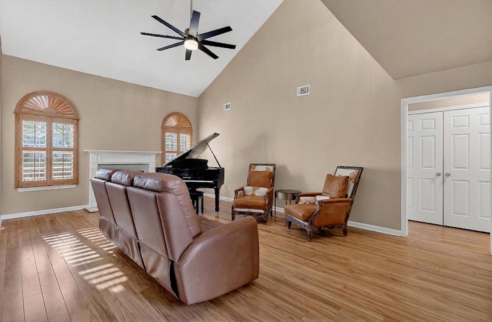 668 Majestic Oaks Drive Photo 12