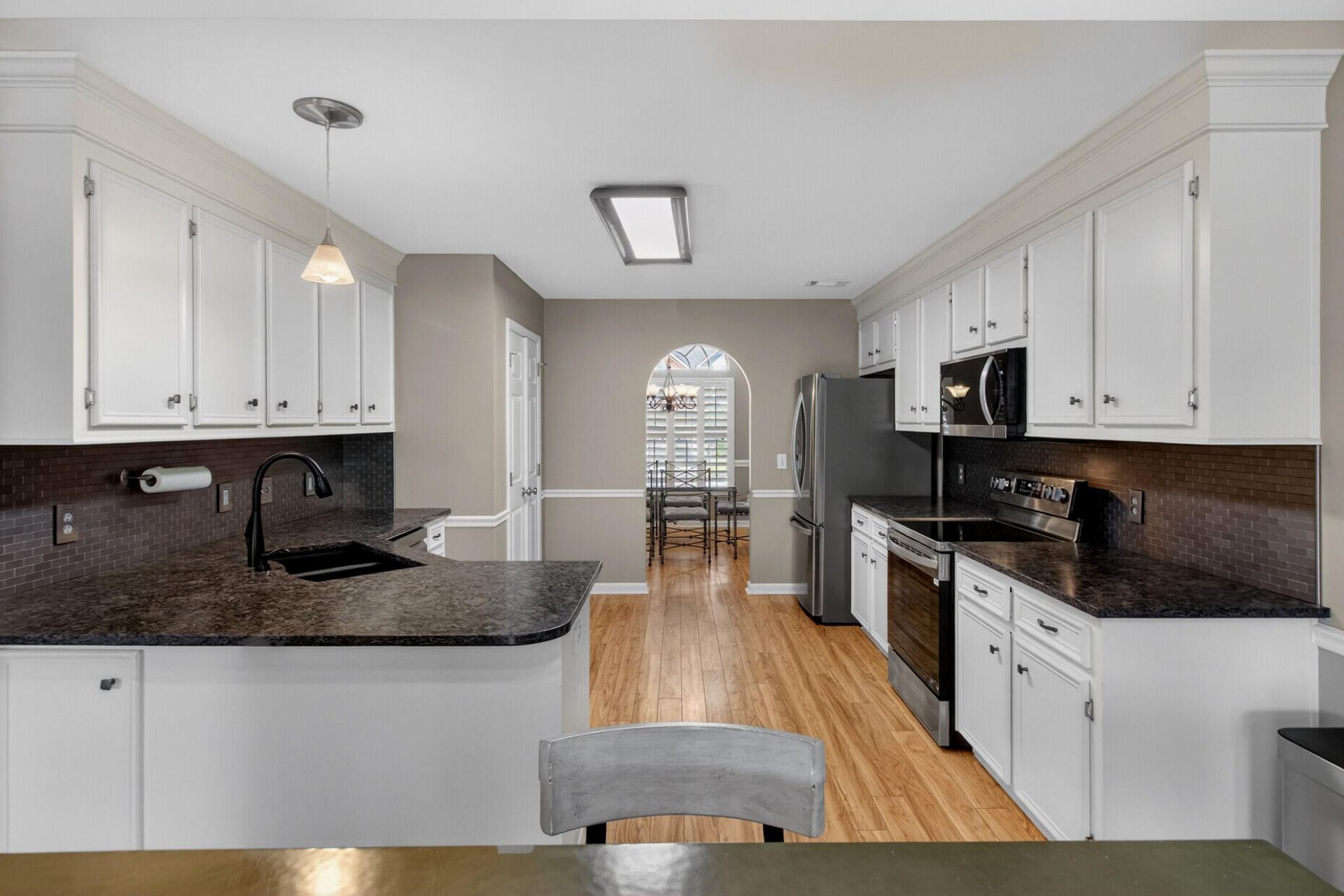 668 Majestic Oaks Drive Photo 18