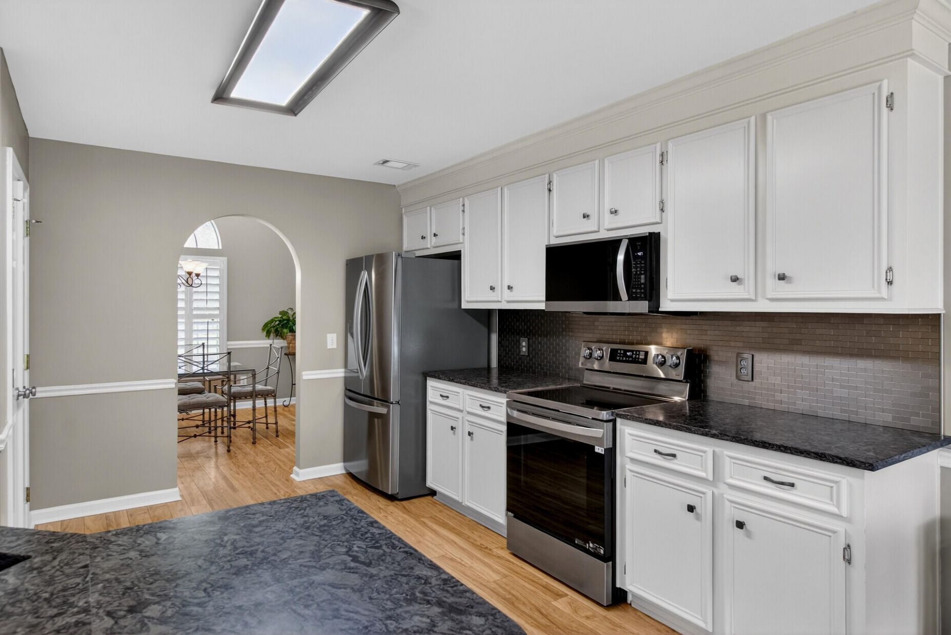 668 Majestic Oaks Drive Photo 20