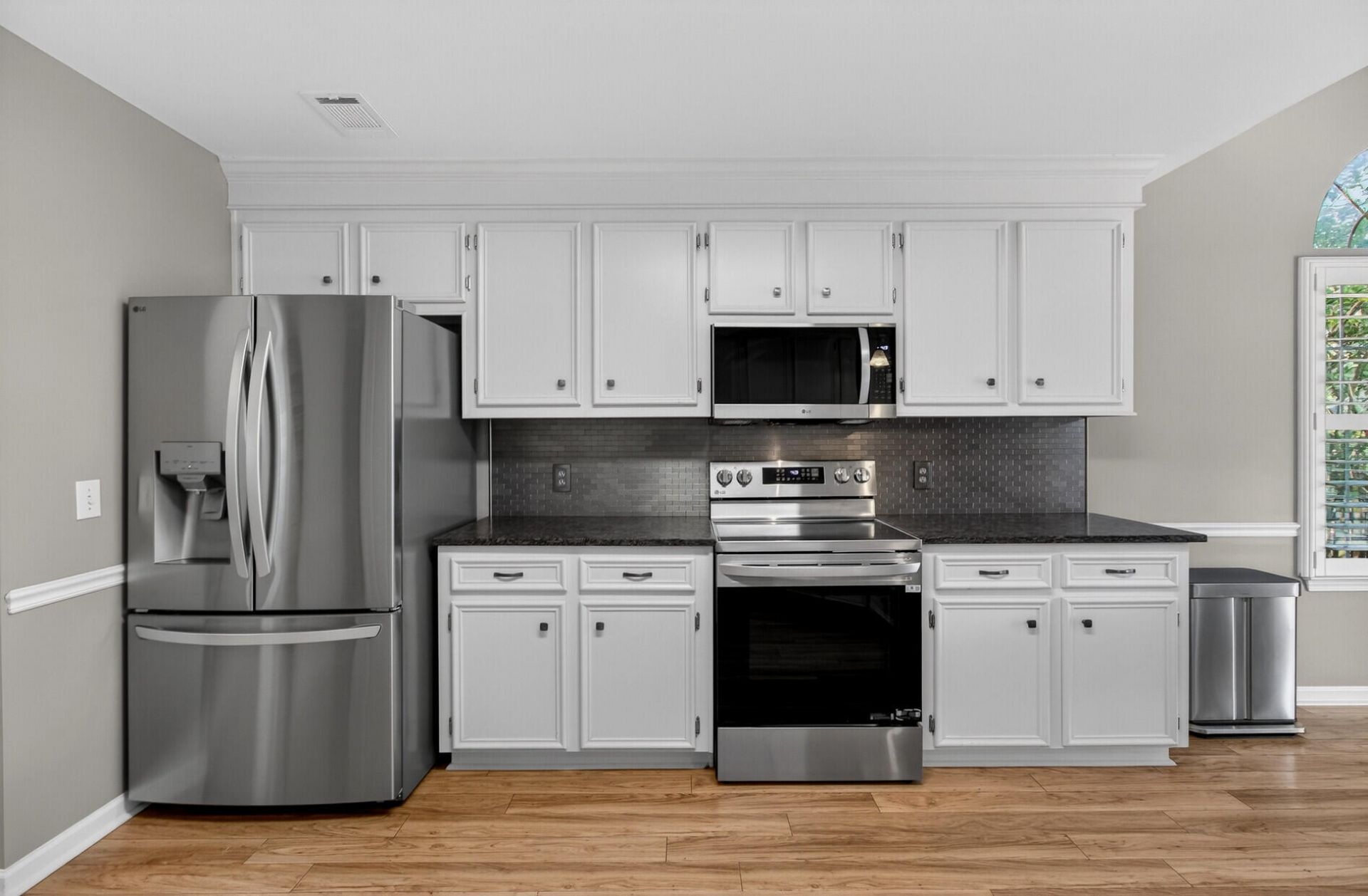 668 Majestic Oaks Drive Photo 25