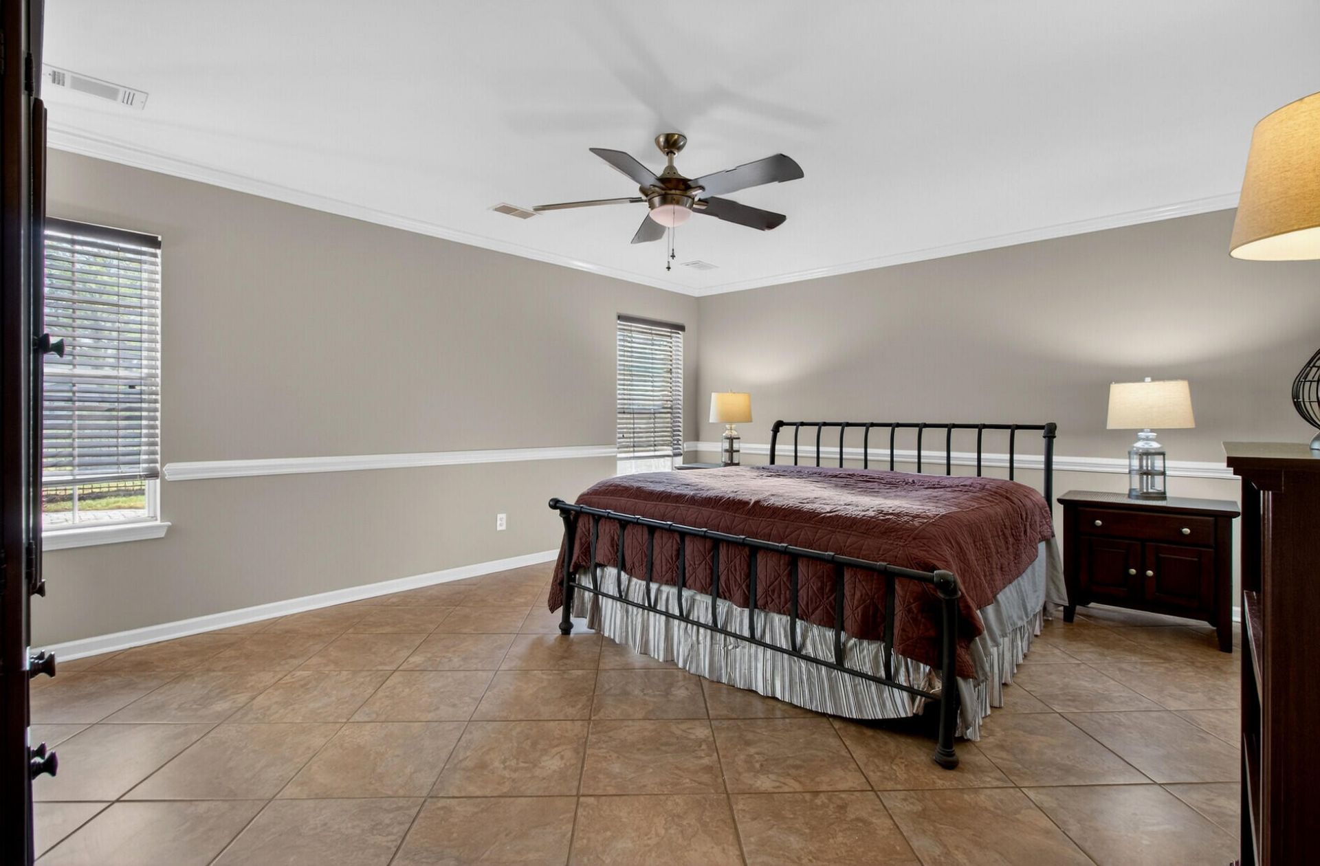 668 Majestic Oaks Drive Photo 27