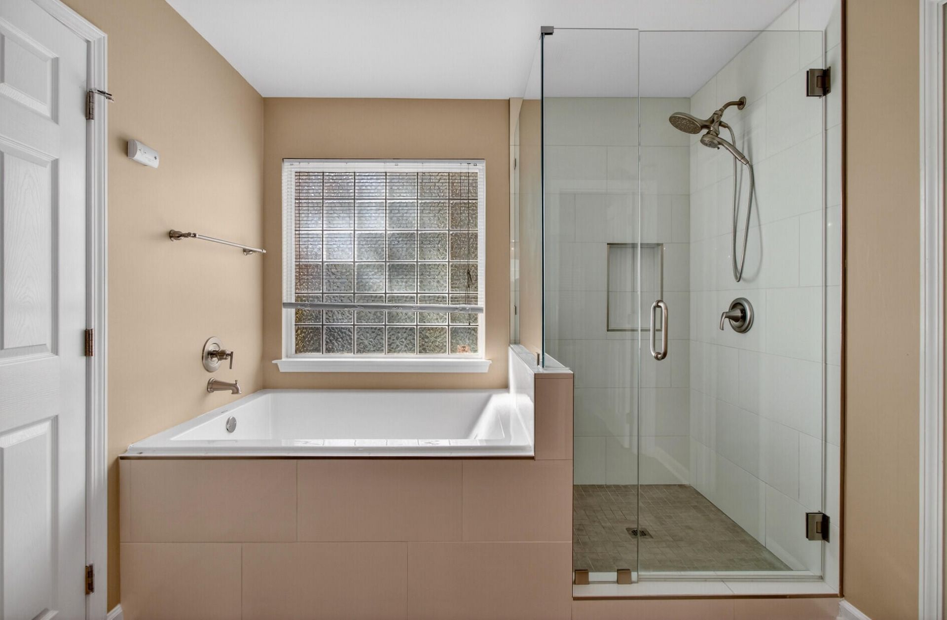 668 Majestic Oaks Drive Photo 29