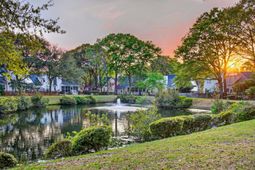 668 Majestic Oaks Drive photo 4