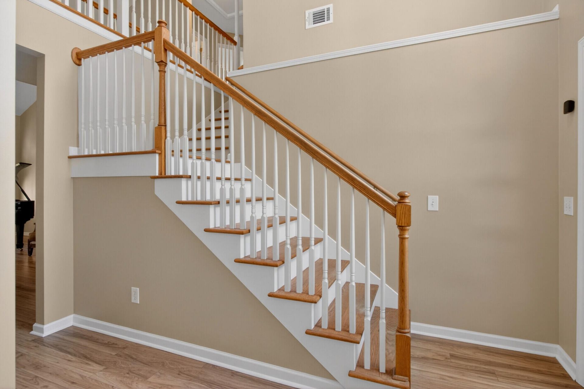 668 Majestic Oaks Drive Photo 32