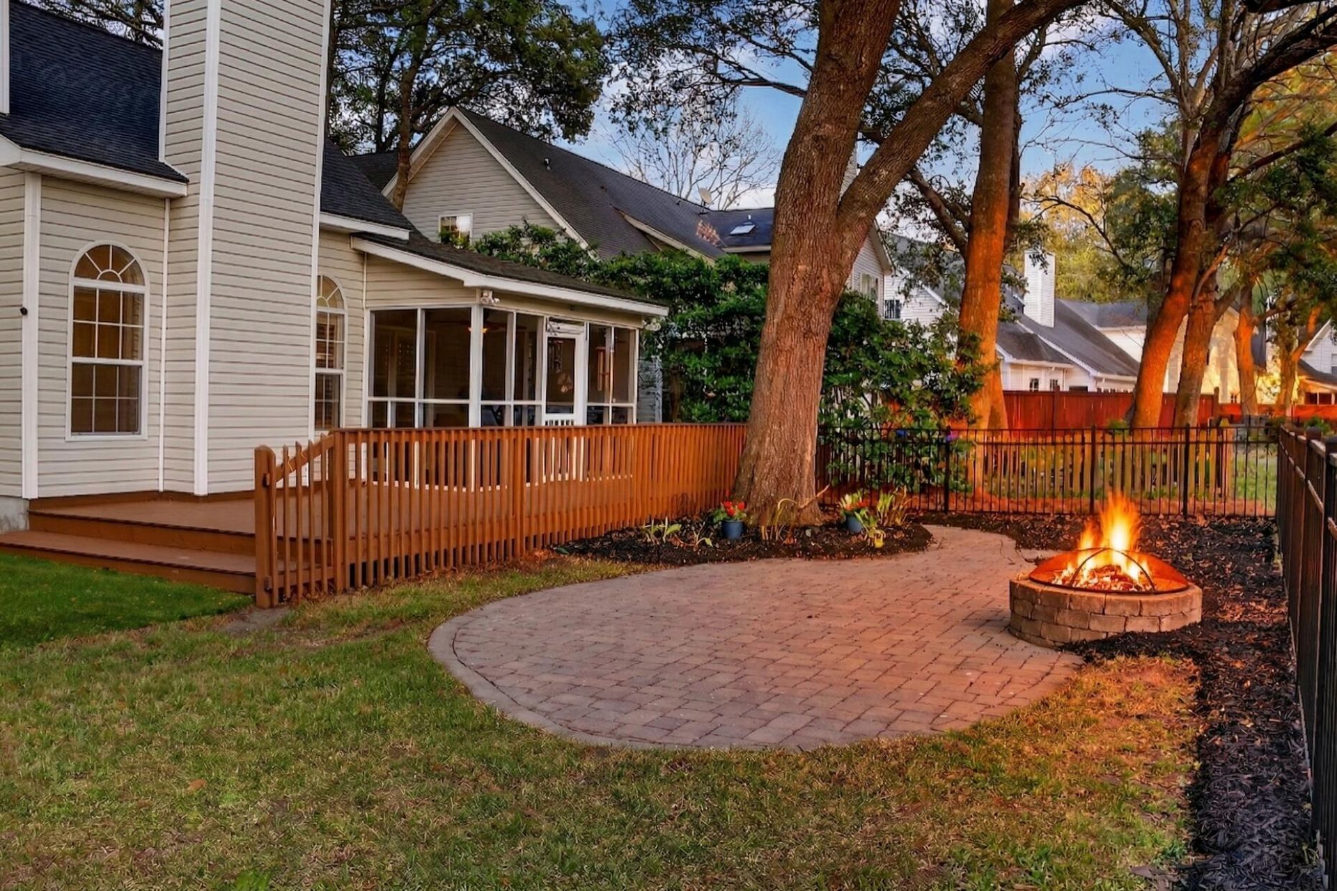 668 Majestic Oaks Drive Photo 4