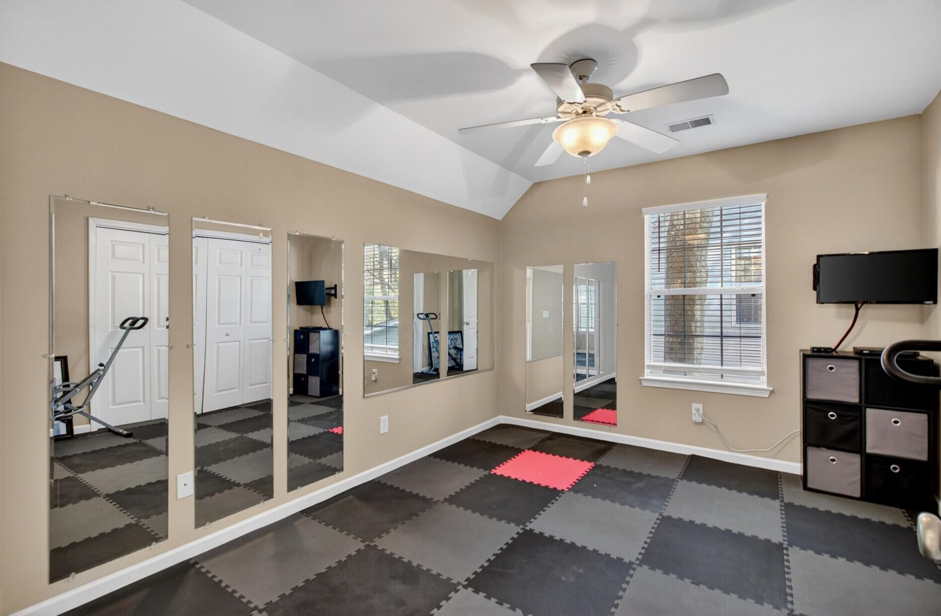 668 Majestic Oaks Drive Photo 45