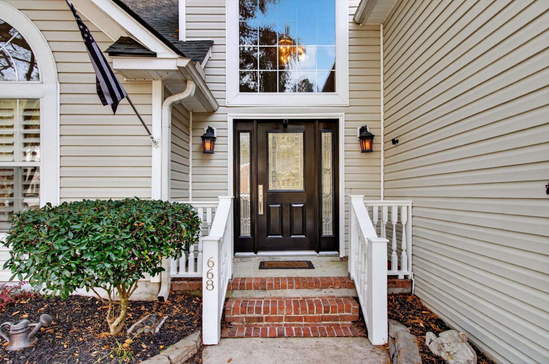 668 Majestic Oaks Drive Photo 5