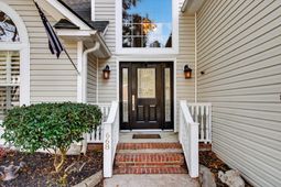 668 Majestic Oaks Drive photo 4