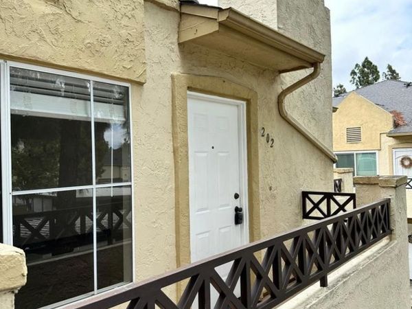 2085 Lakeridge Circle, Unit 202, Chula Vista, CA 91913