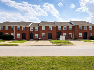 200 Strawberry Lane, Nicholasville, KY 40356