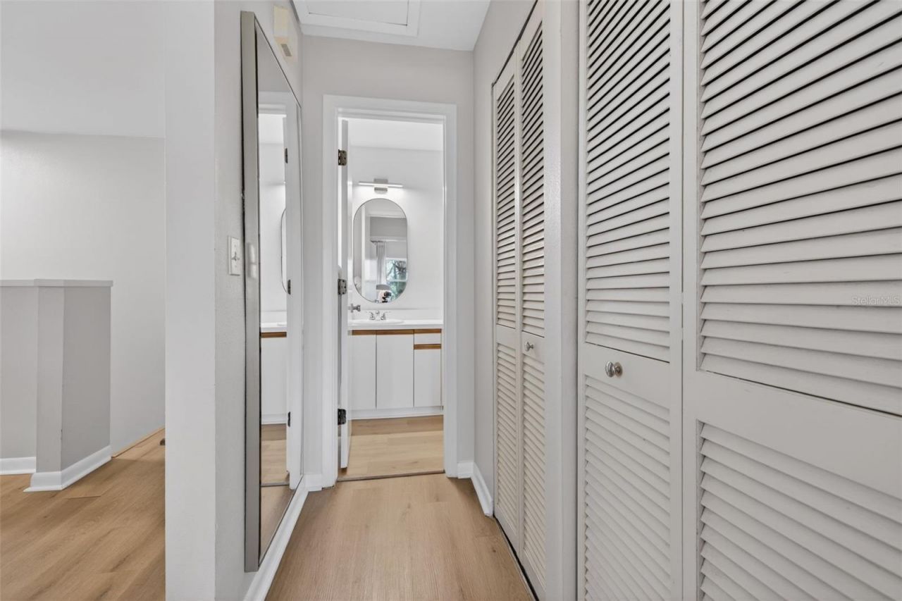 492 Santa Cruz Place Ne, Unit E, Saint Petersburg, FL 33703 Photo