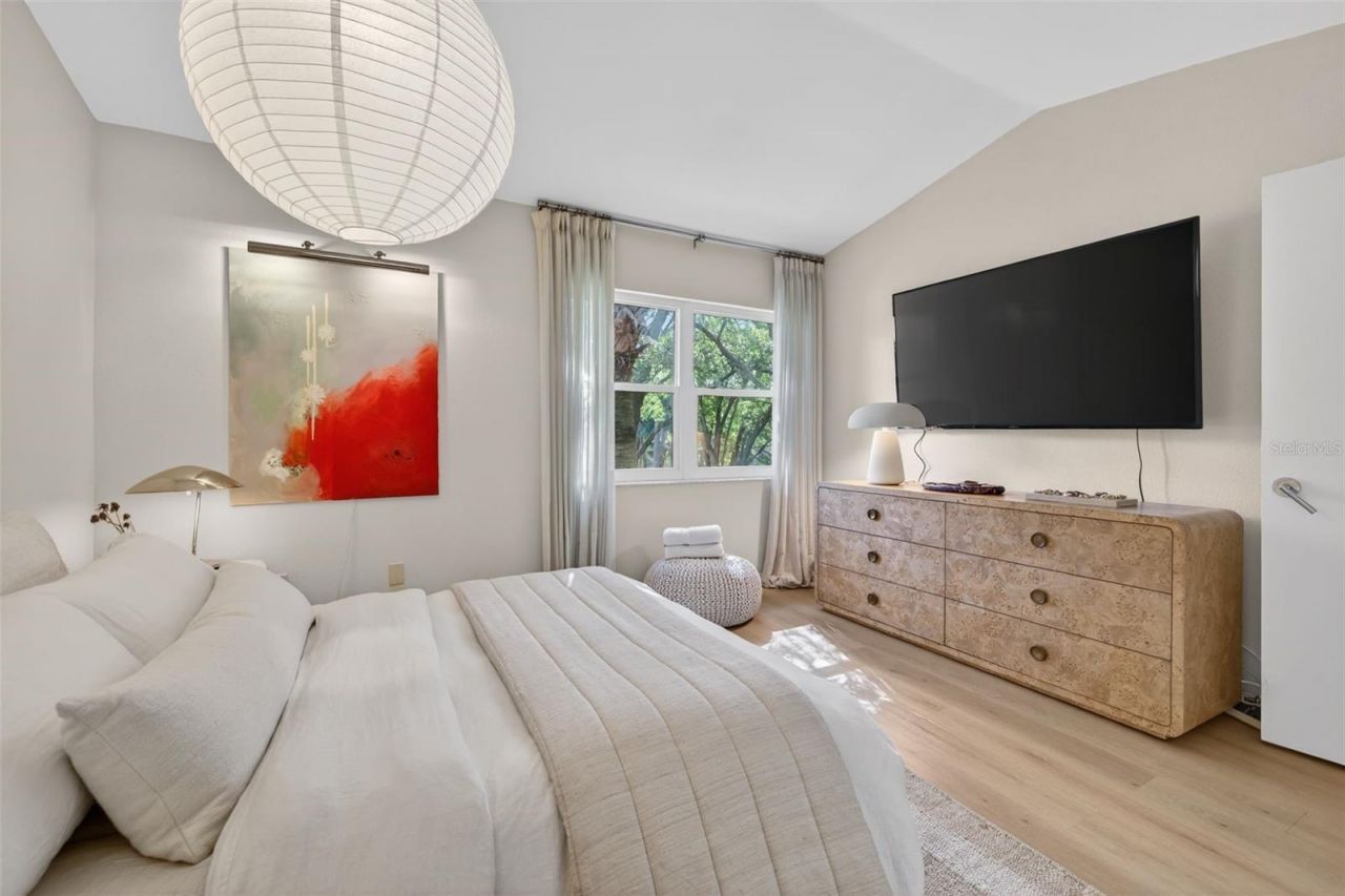 492 Santa Cruz Place Ne, Unit E, Saint Petersburg, FL 33703 Photo