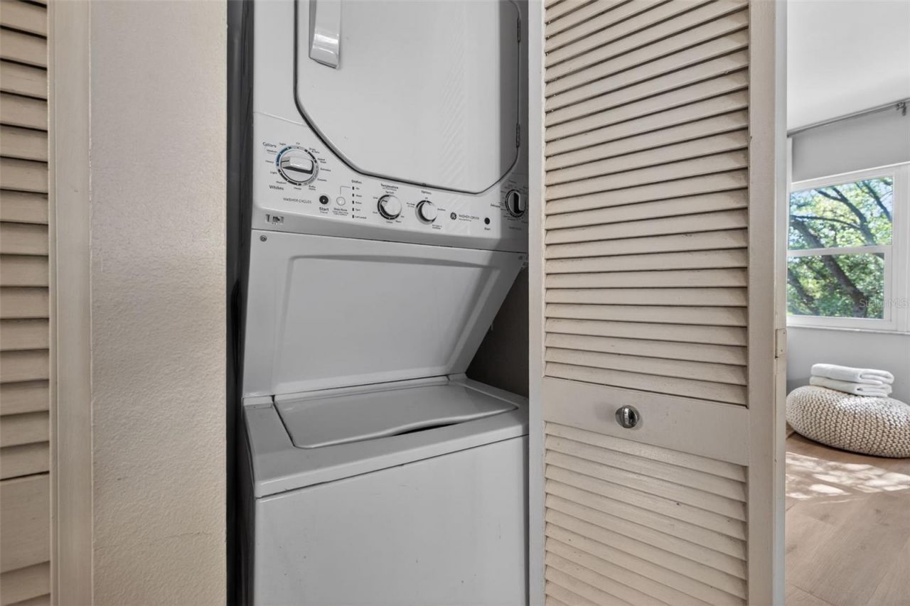 492 Santa Cruz Place Ne, Unit E, Saint Petersburg, FL 33703 Photo