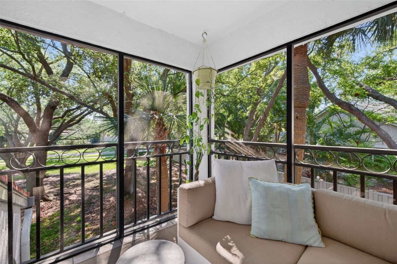 492 Santa Cruz Place Ne, Unit E, Saint Petersburg, FL 33703 Photo