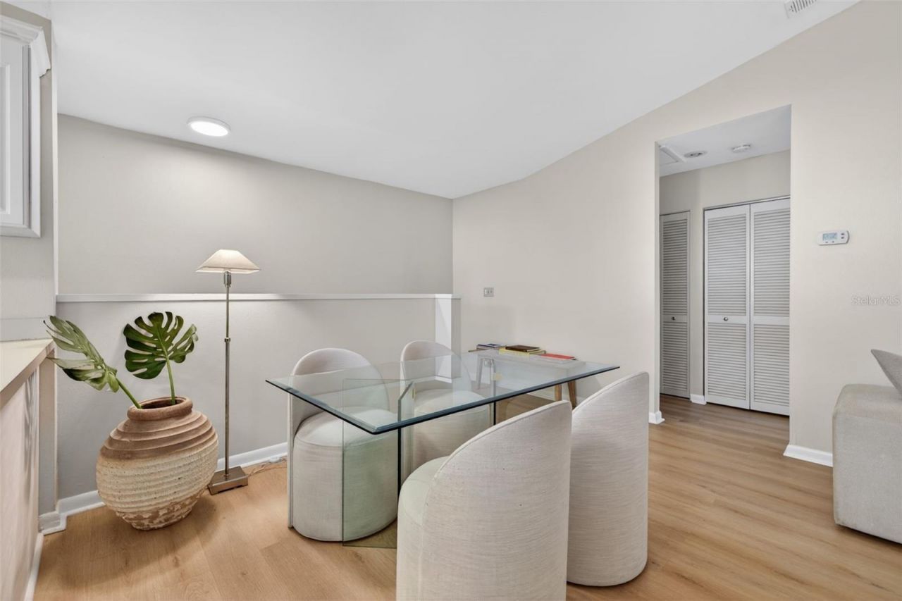 492 Santa Cruz Place Ne, Unit E, Saint Petersburg, FL 33703 Photo