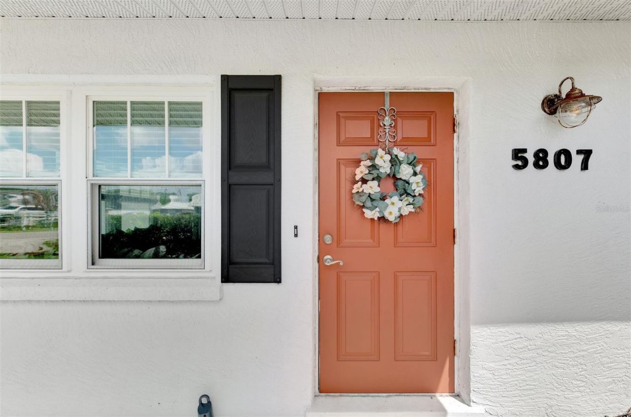 5807 28th Avenue Drive E, Bradenton, FL 34208 Photo