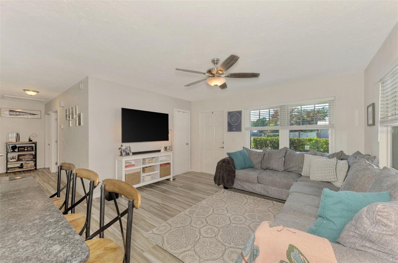 5807 28th Avenue Drive E, Bradenton, FL 34208 Photo