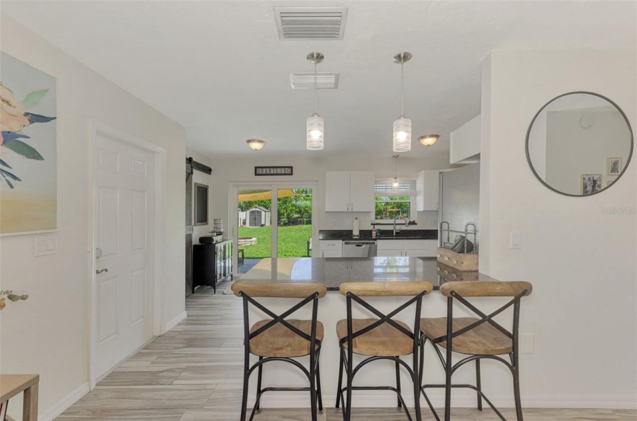 5807 28th Avenue Drive E, Bradenton, FL 34208 Photo