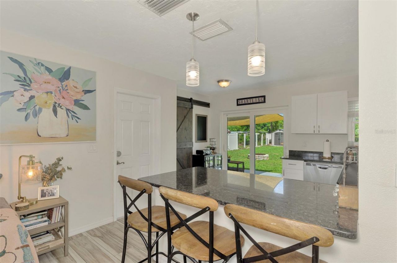 5807 28th Avenue Drive E, Bradenton, FL 34208 Photo