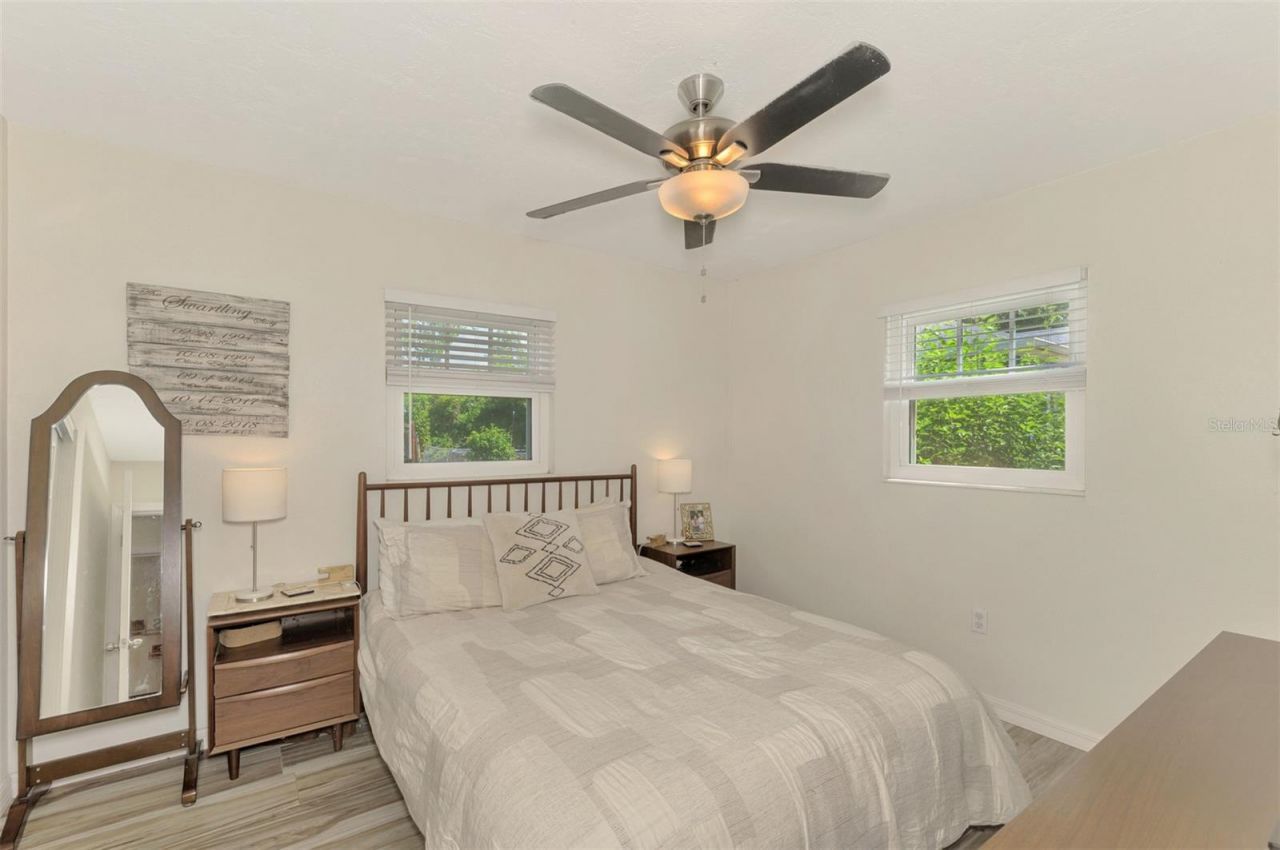 5807 28th Avenue Drive E, Bradenton, FL 34208 Photo