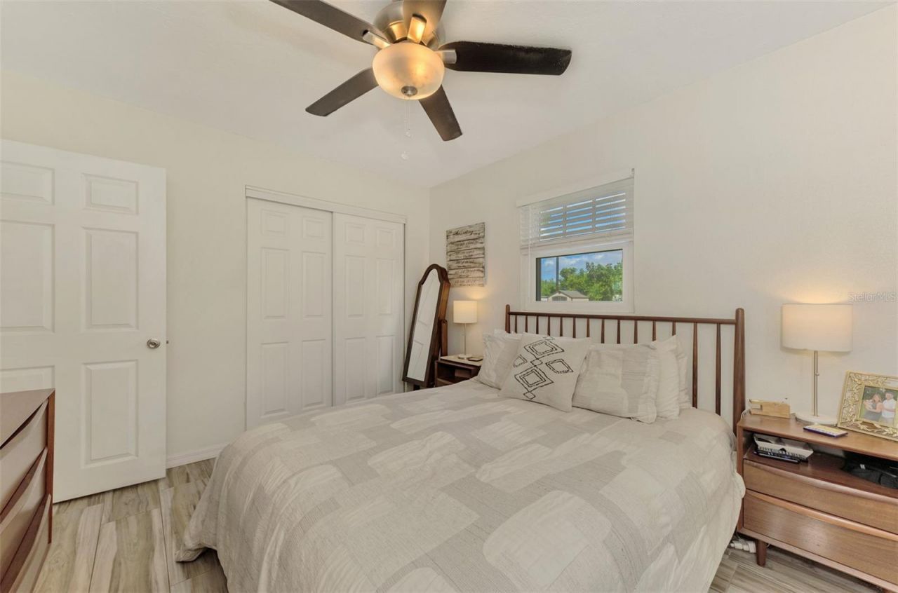 5807 28th Avenue Drive E, Bradenton, FL 34208 Photo