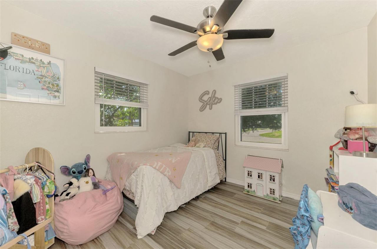 5807 28th Avenue Drive E, Bradenton, FL 34208 Photo