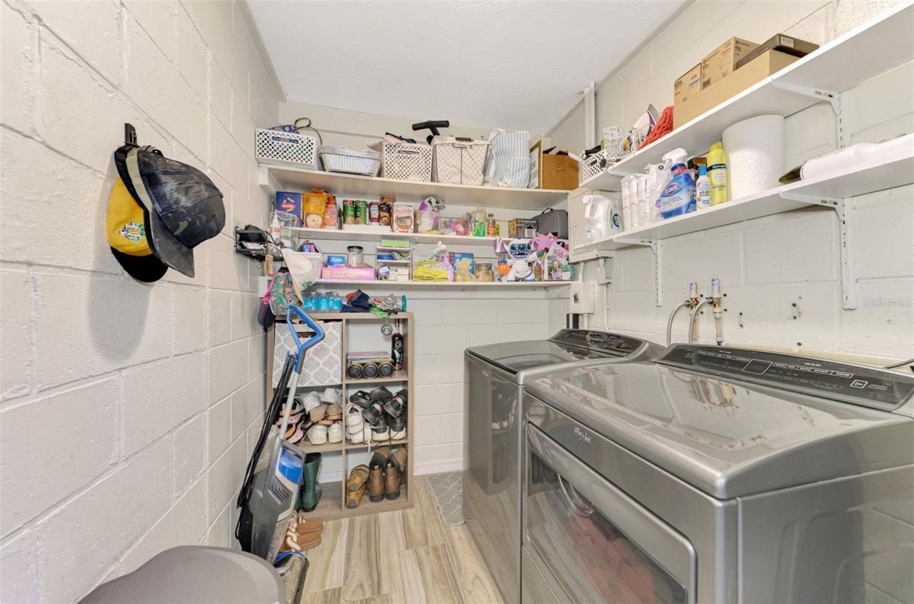 5807 28th Avenue Drive E, Bradenton, FL 34208 Photo