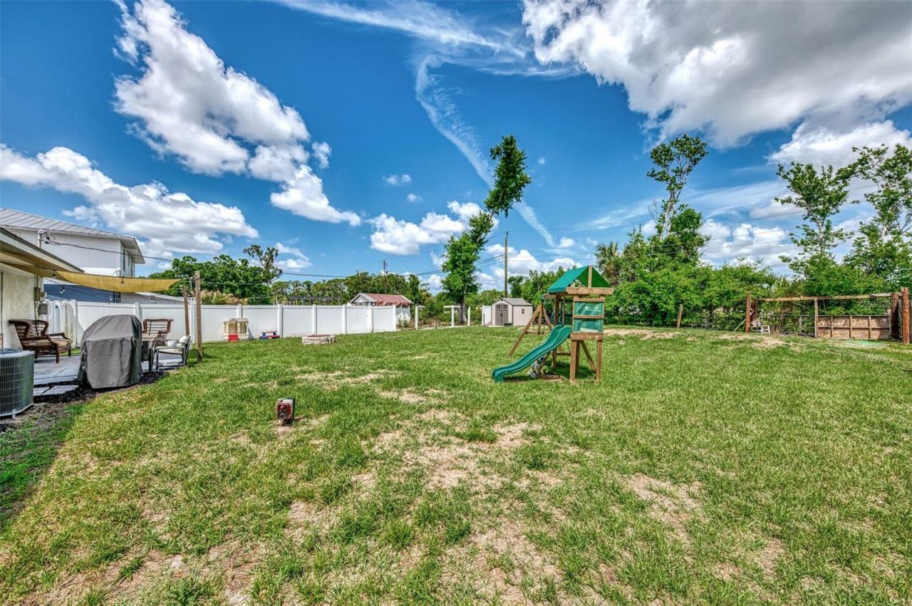 5807 28th Avenue Drive E, Bradenton, FL 34208 Photo