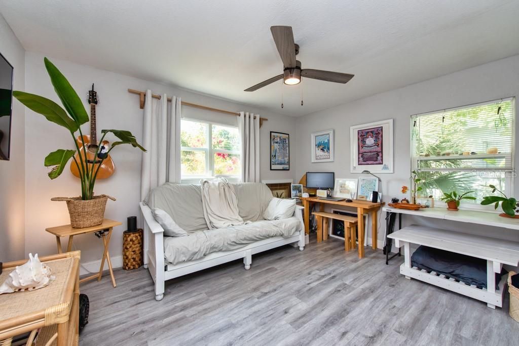 1325 54th Avenue N, Saint Petersburg, FL 33703 Photo