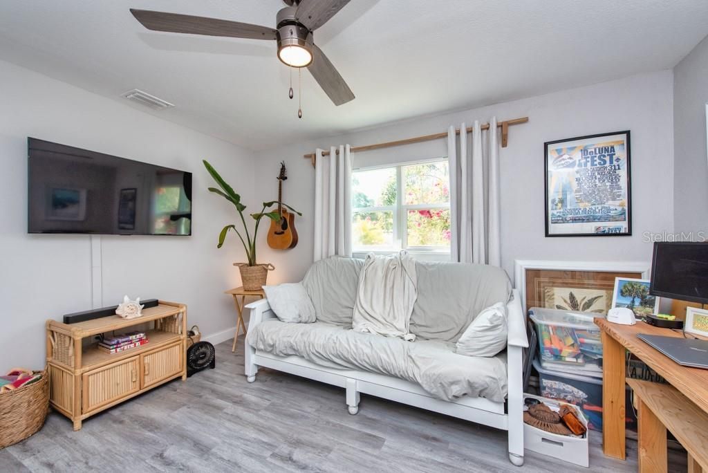 1325 54th Avenue N, Saint Petersburg, FL 33703 Photo