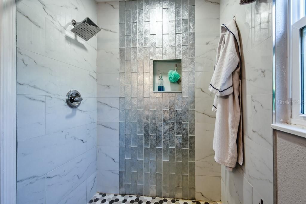 1325 54th Avenue N, Saint Petersburg, FL 33703 Photo