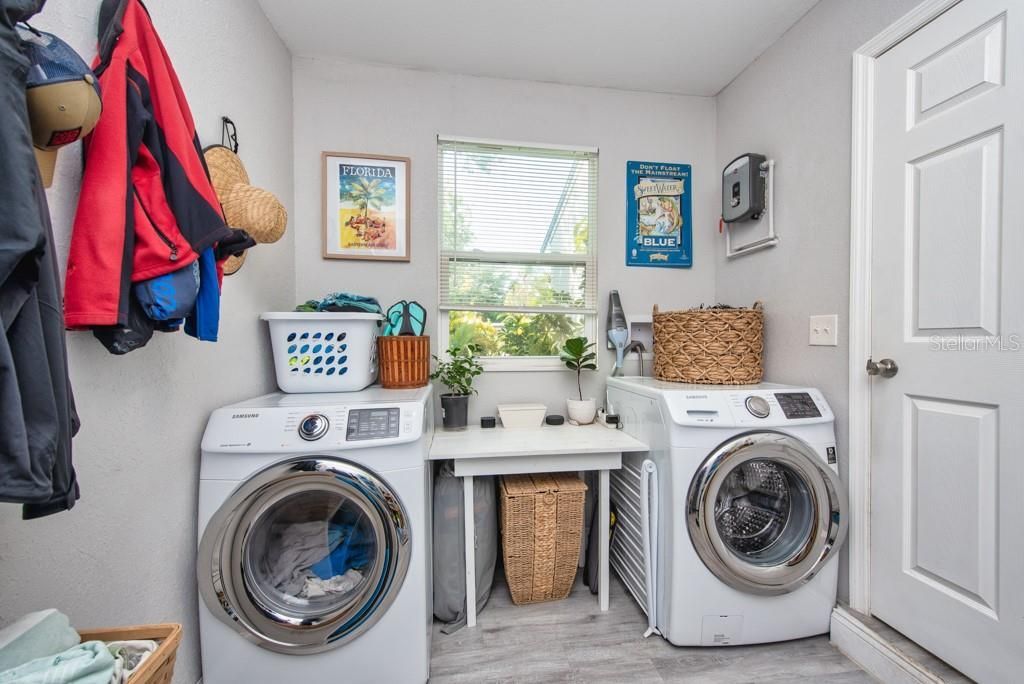 1325 54th Avenue N, Saint Petersburg, FL 33703 Photo