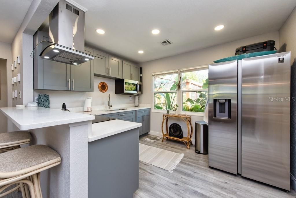 1325 54th Avenue N, Saint Petersburg, FL 33703 Photo